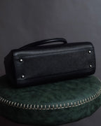 "BURBERRY" Trapezoidal embossed leather one-handle bag