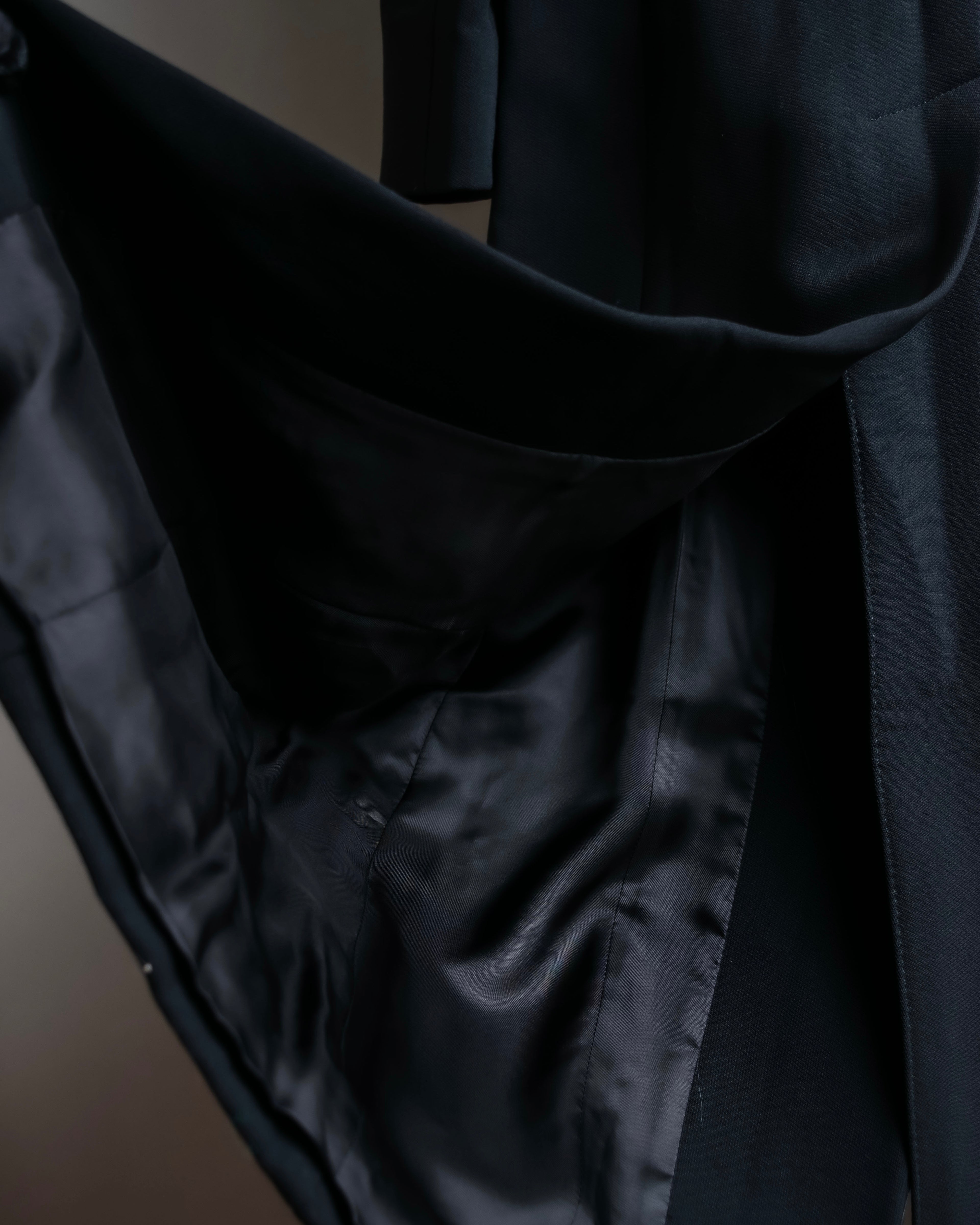 "VALENTINO" Solid no collar dart shaped long coat