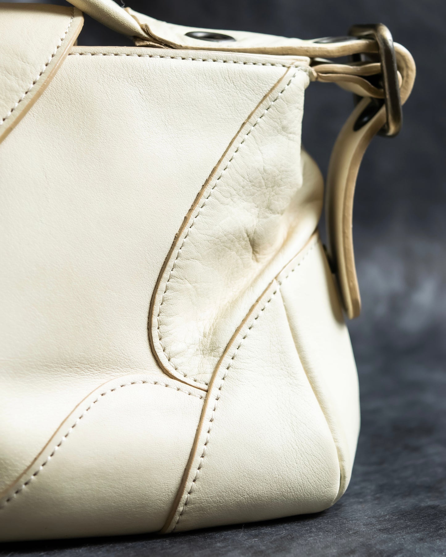 "Chloe" Gold parts design horizontal leather bag