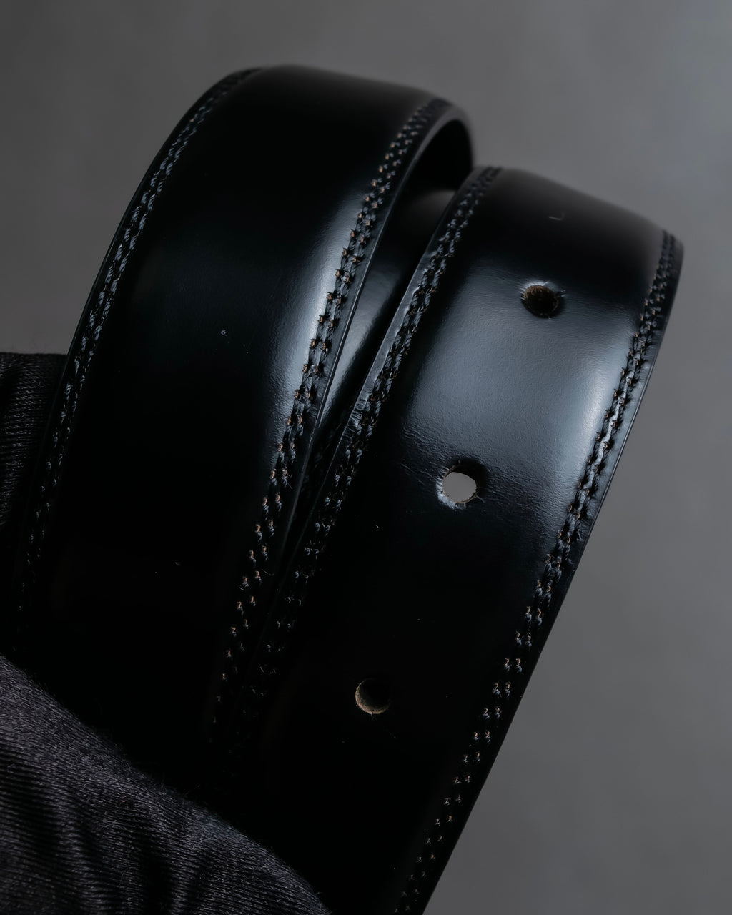 "BURBERRY" Equestrian Knight design leather belt