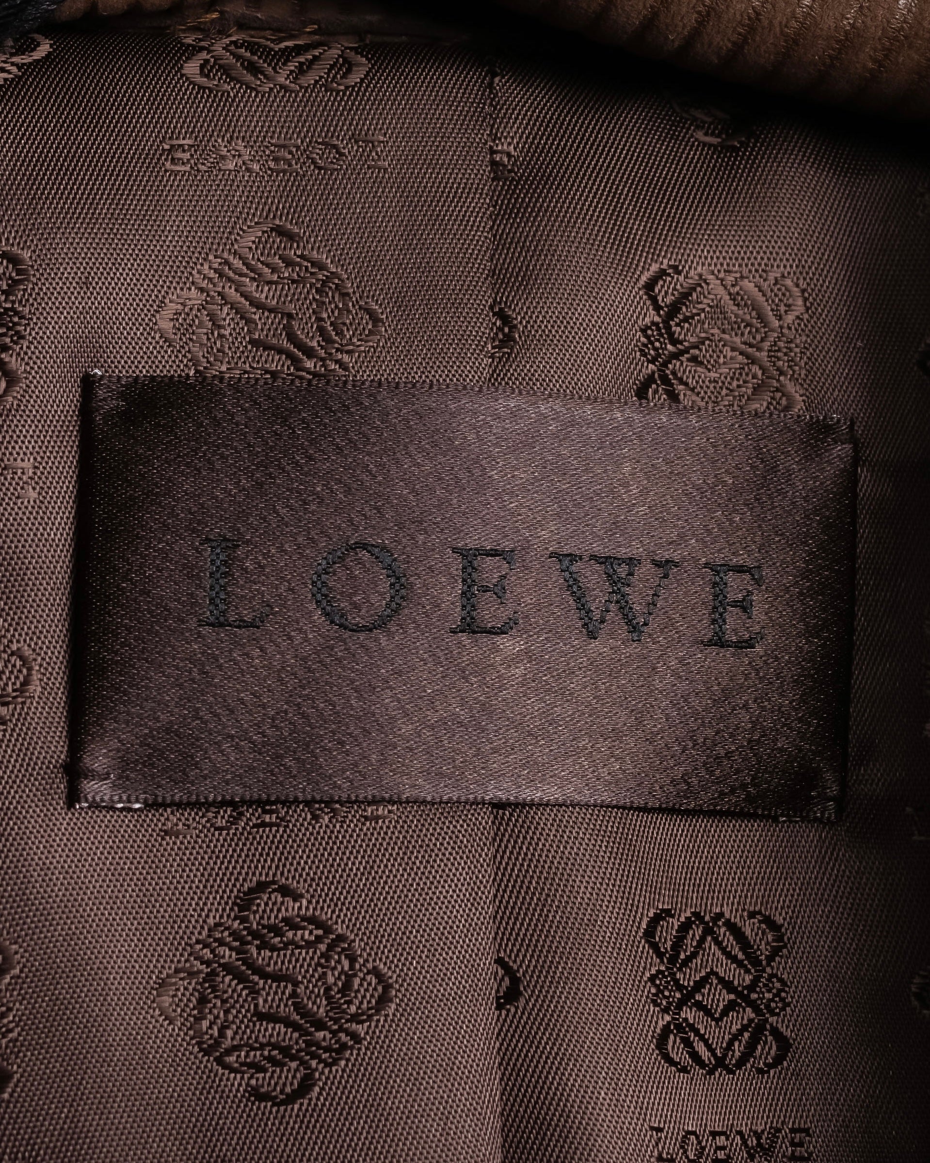 "LOEWE" Three-dimensional ribbed lamb leather set up