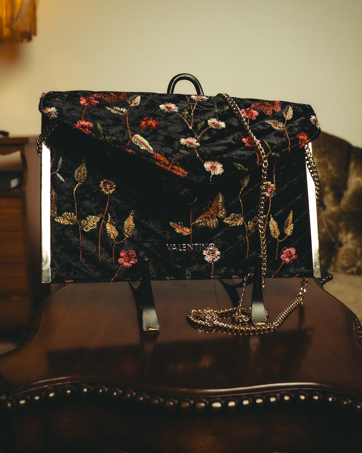 "VALENTINO" 80's-90's Ornately embroidered velvet chain shoulder bag