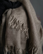 "FENDI" 04-10's Petal motif fur docking long muffler