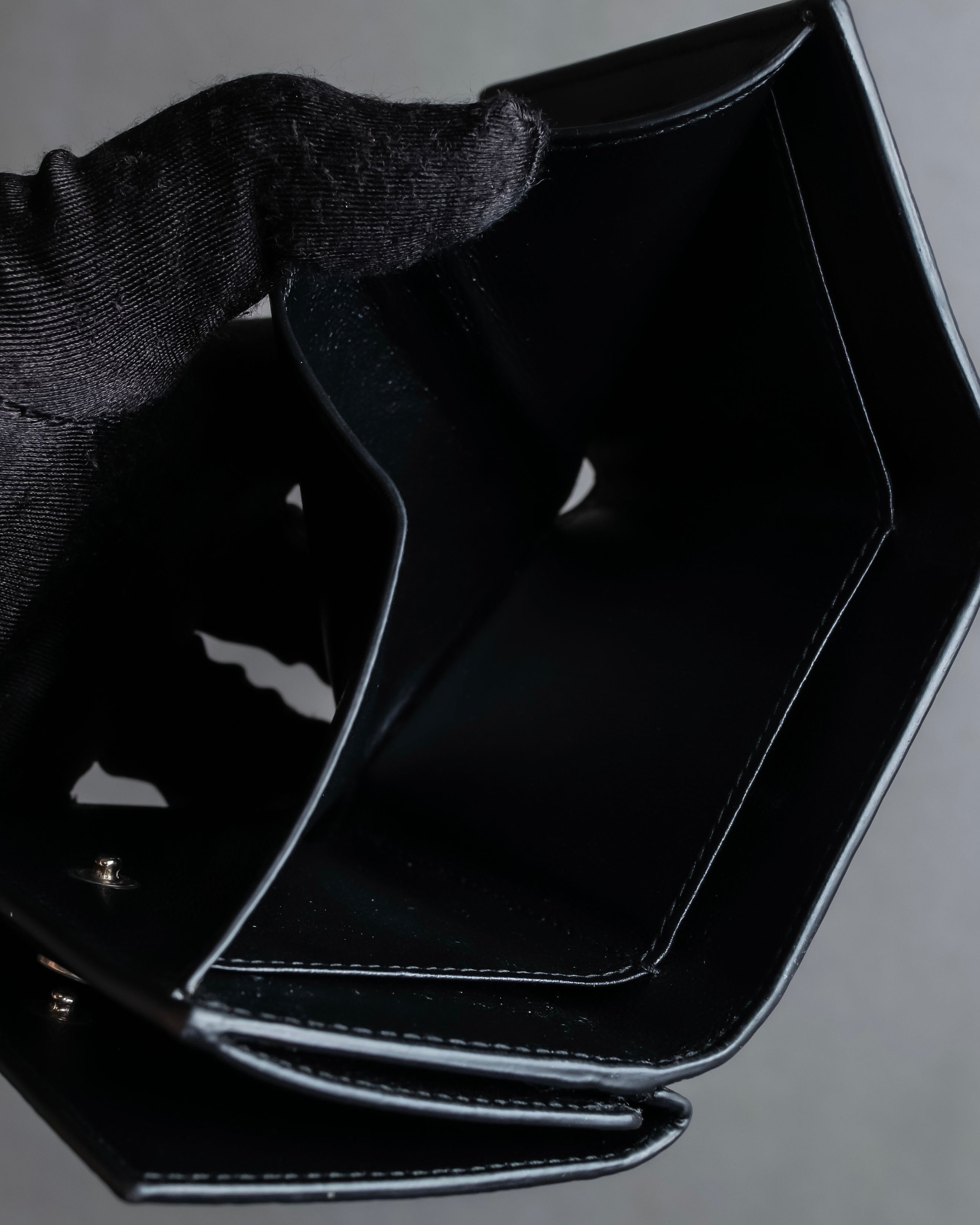 "BALENCIAGA" Logo engraved compact leather tri-fold wallet