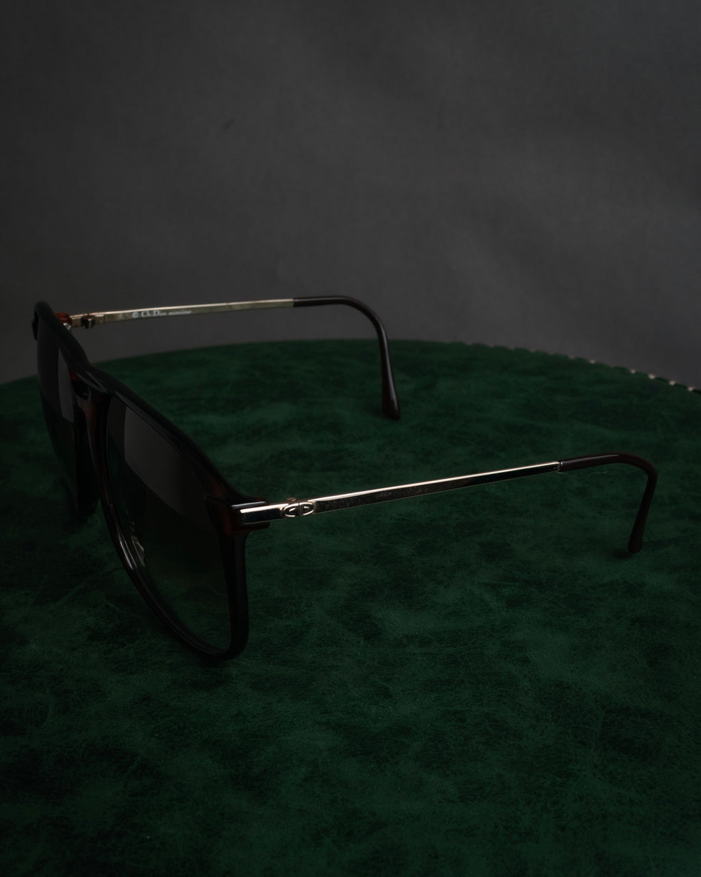 “Christian Dior MONSIEUR”
80’s Oversized aviator sunglasses