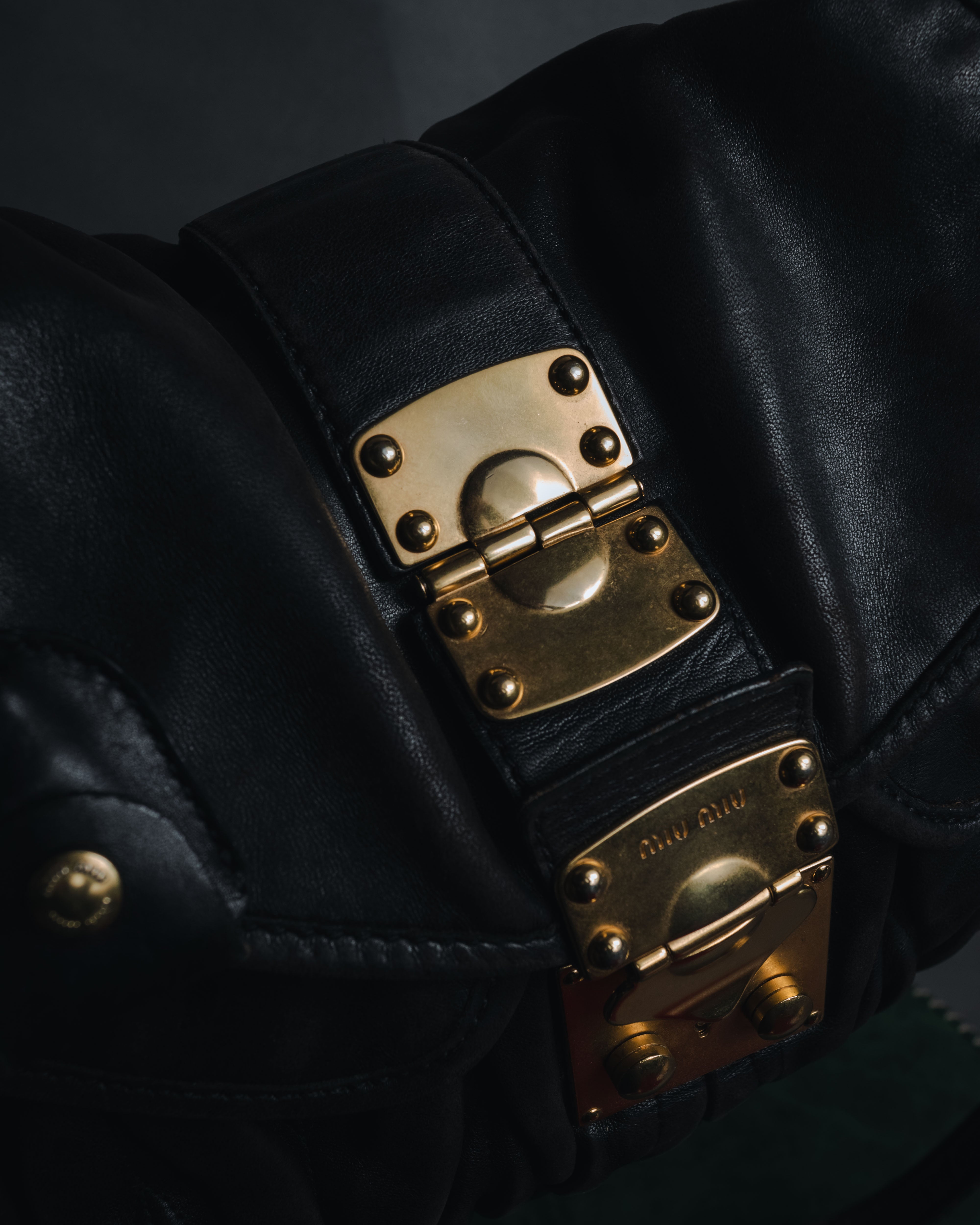 MIU MIU (ミュウミュウ) - Matelassé Coffer Bag - ブラウン - 00s