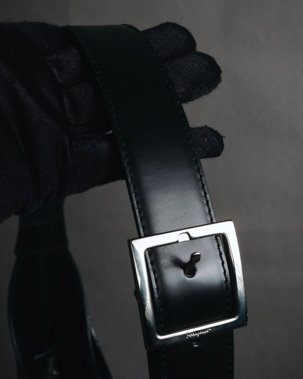 "Salvatore Ferragamo" 90’s-00’s minimalist gancini buckle hobo bag