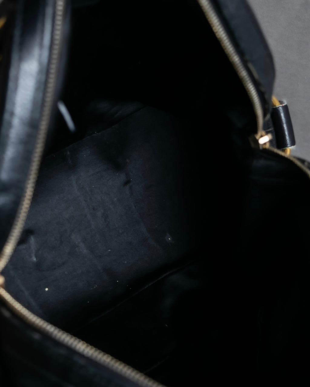 "YVES SAINT LAURENT" Gold parts design Muse toe leather bag