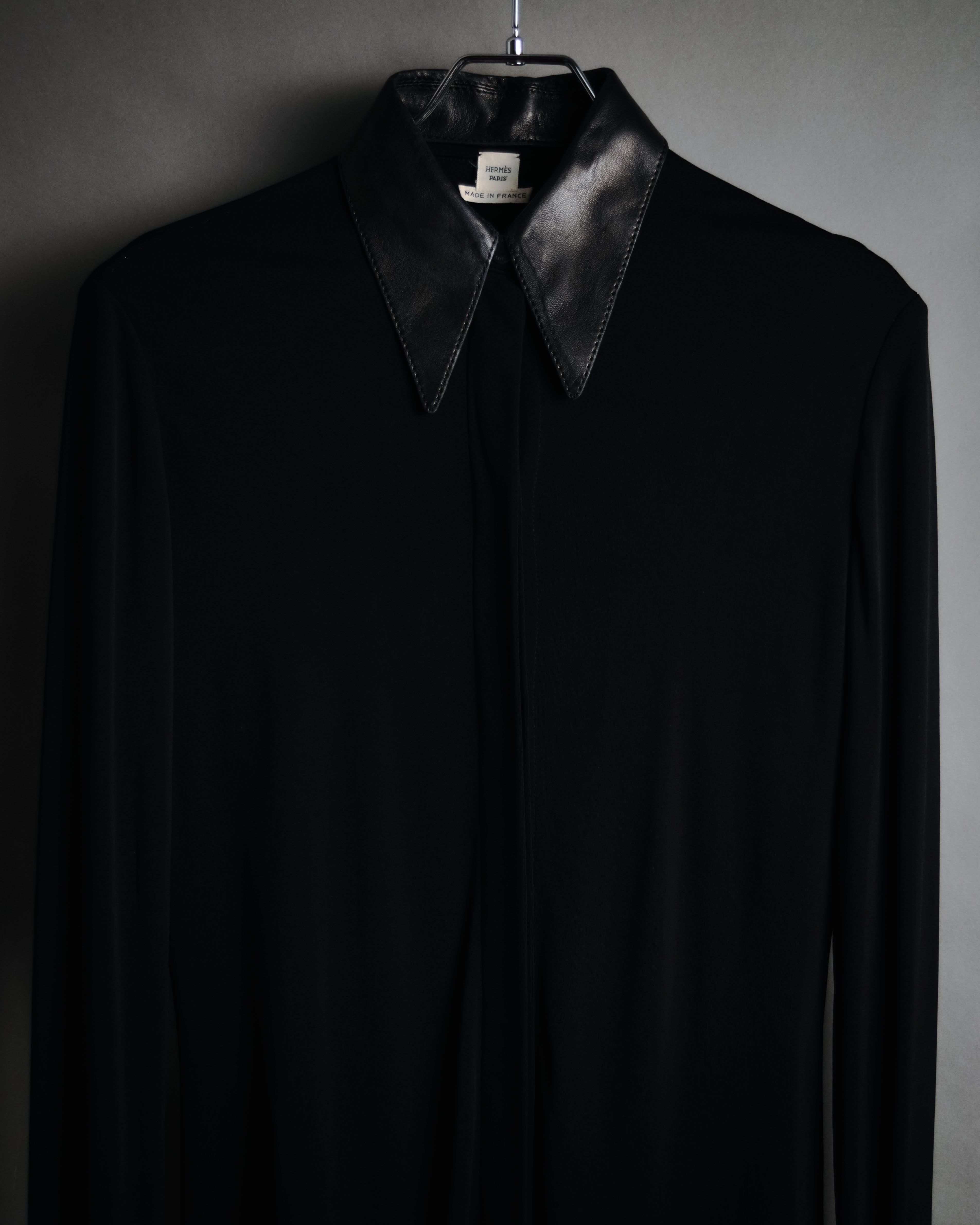 –SPECIAL– "HERMES" 00’s Leather-trimmed viscose evening shirt
