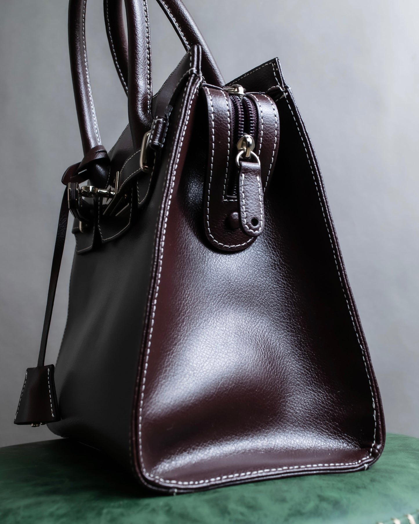 "HAMANO TOKYO" Trapezoidal shape iconic hardware leather one handle bag