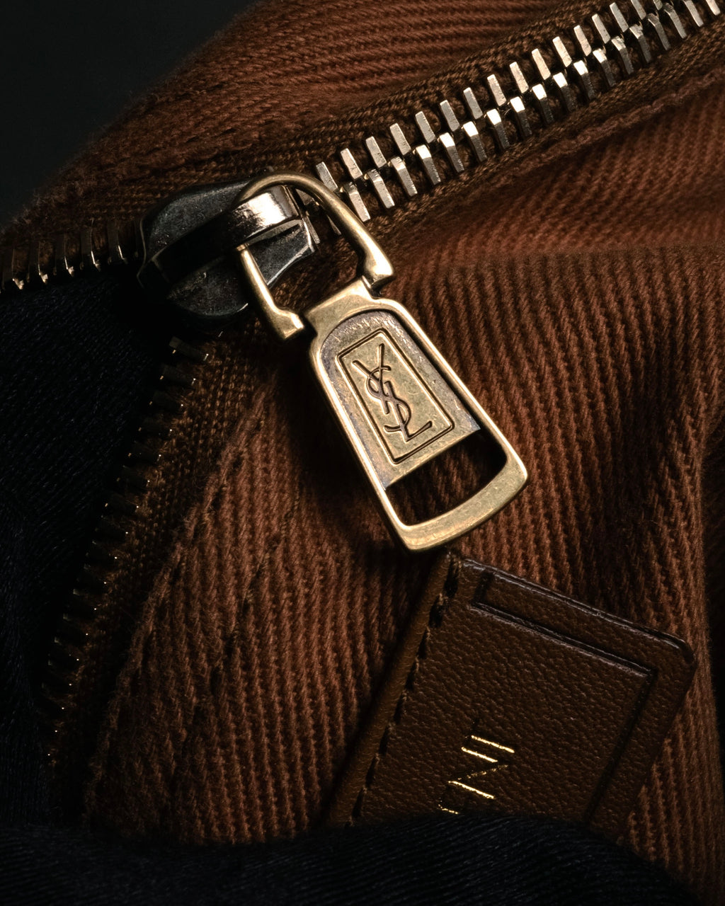 –SPECIAL– “YVES SAINT LAURENT”
2011-2012 Muse two leather handbag