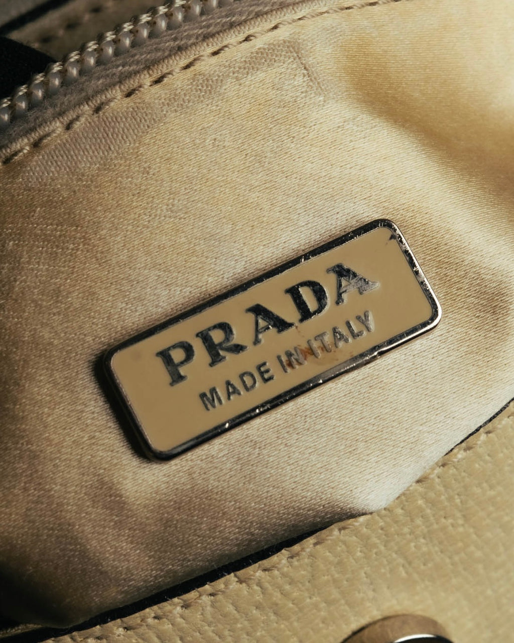 "PRADA" 90's-00's Cream pebbled leather shoulder bag