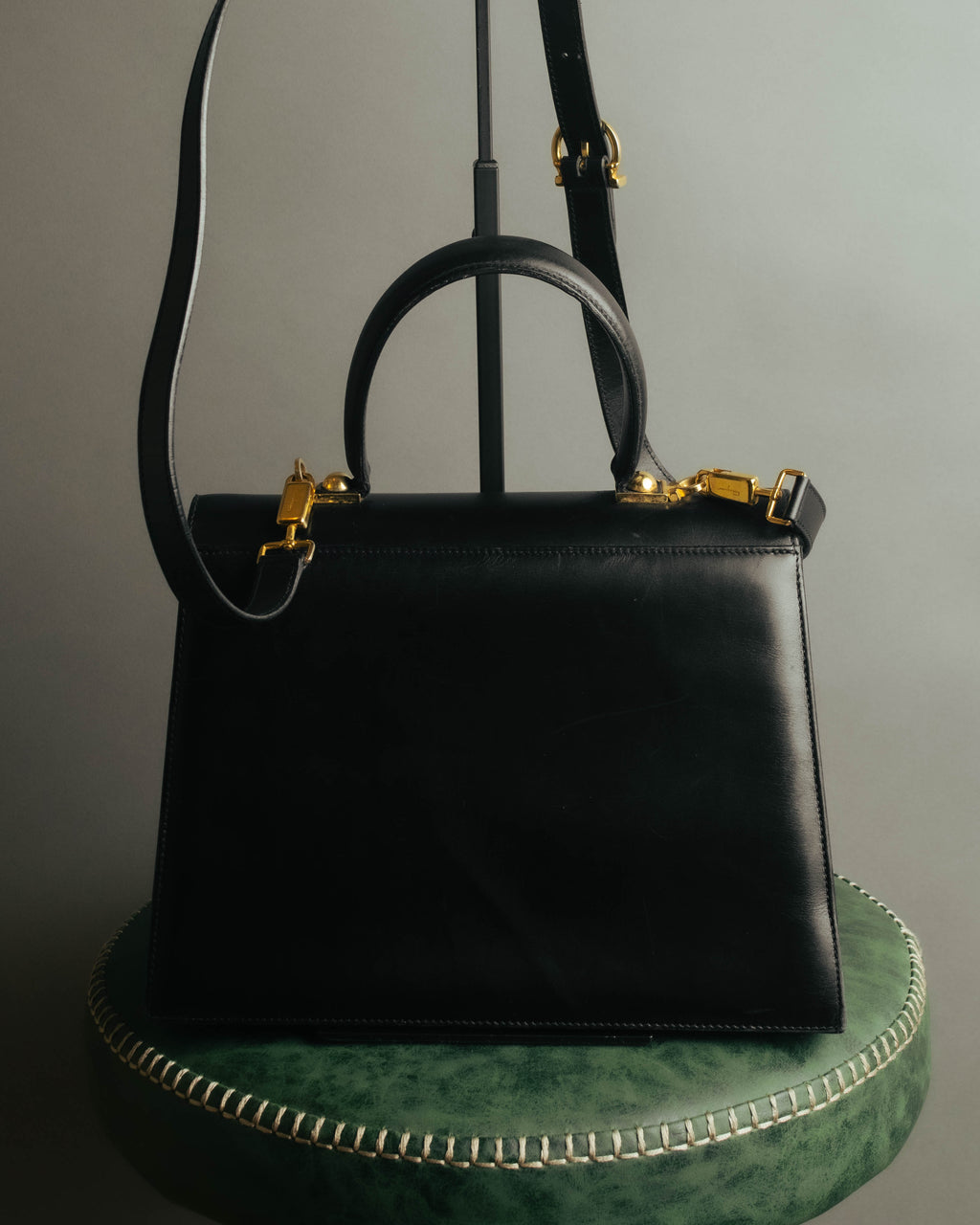 “Salvatore Ferragamo” 90’s-00’s Gancini leather top handle shoulder bag