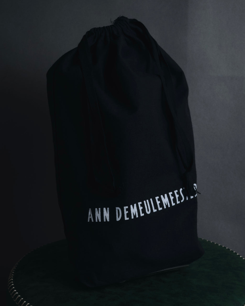 –SPECIAL– "ANN DEMEULEMEESTER" 2010-2013 Transformable roll-top vitello leather bag