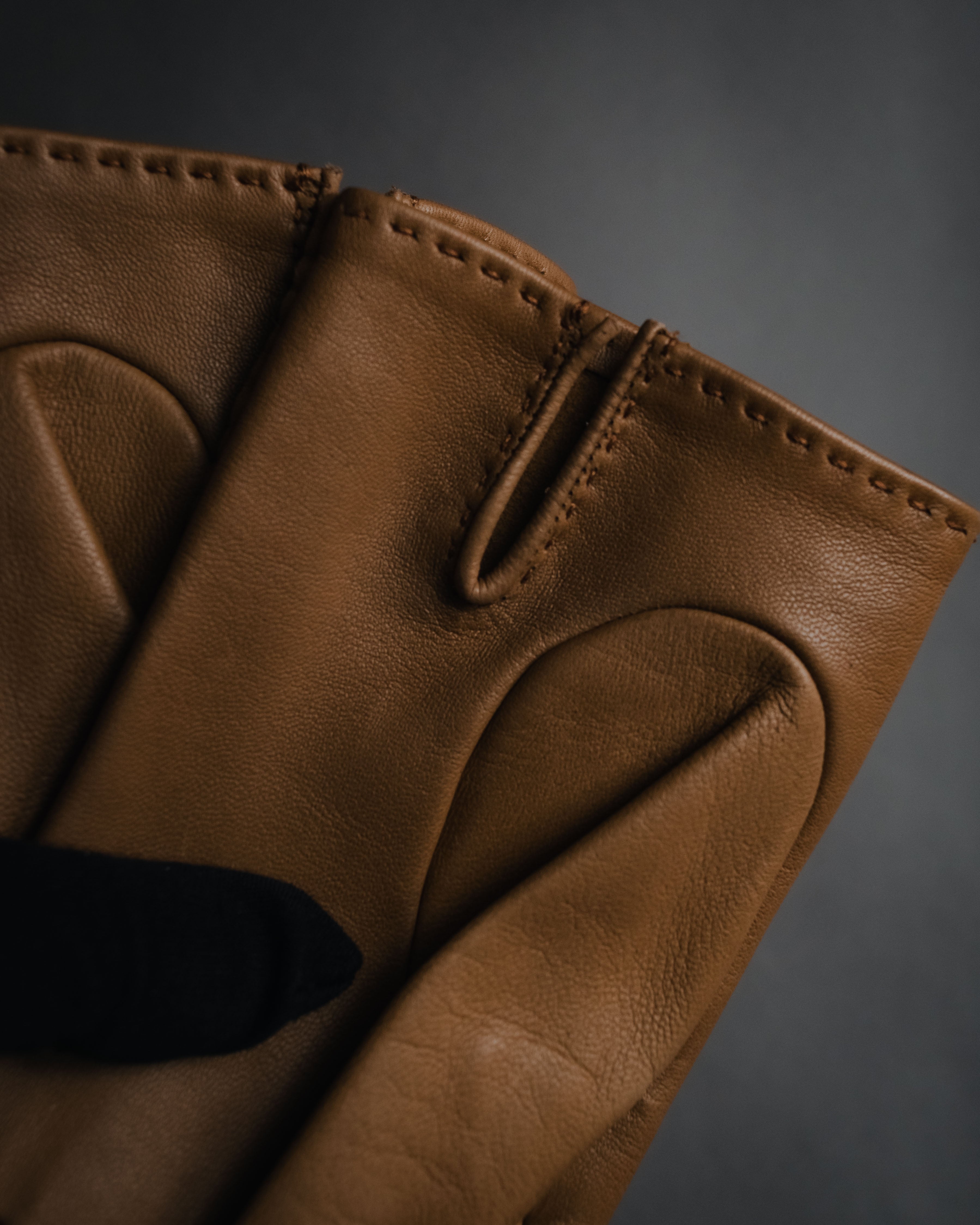 –SPECIAL– "HERMES"
Star perforated leather dress gloves