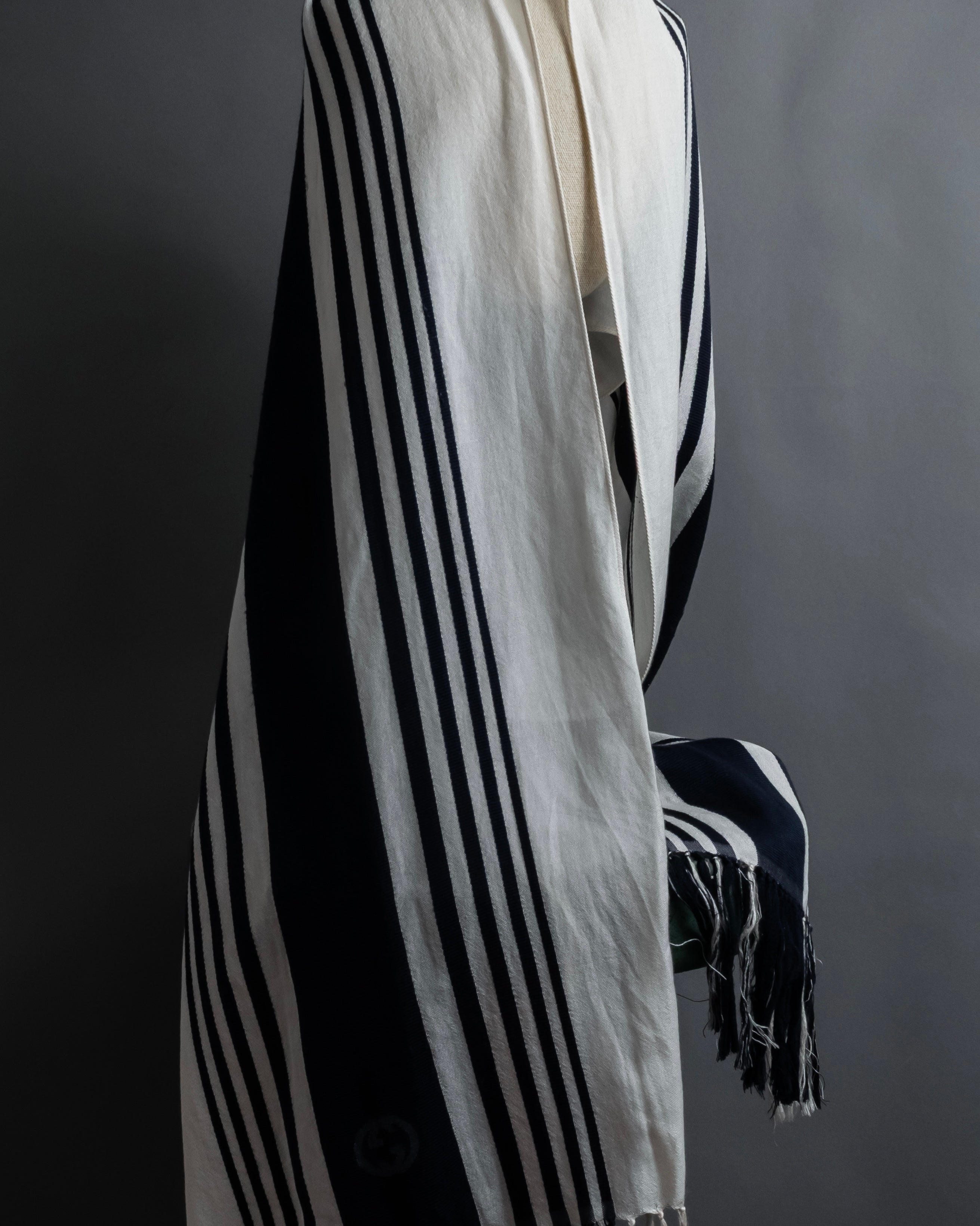 "GUCCI" 90's-00's Line fringe design two-tone long stole