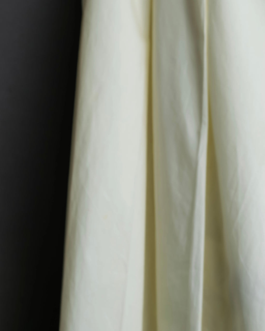 "FENDI" hole pattern and tack designed skirt