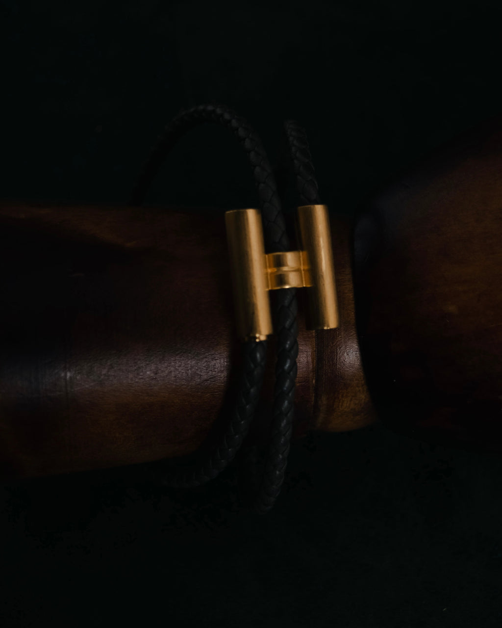 "HERMES" 10’s-20’s Tresse leather H clasp bracelet
