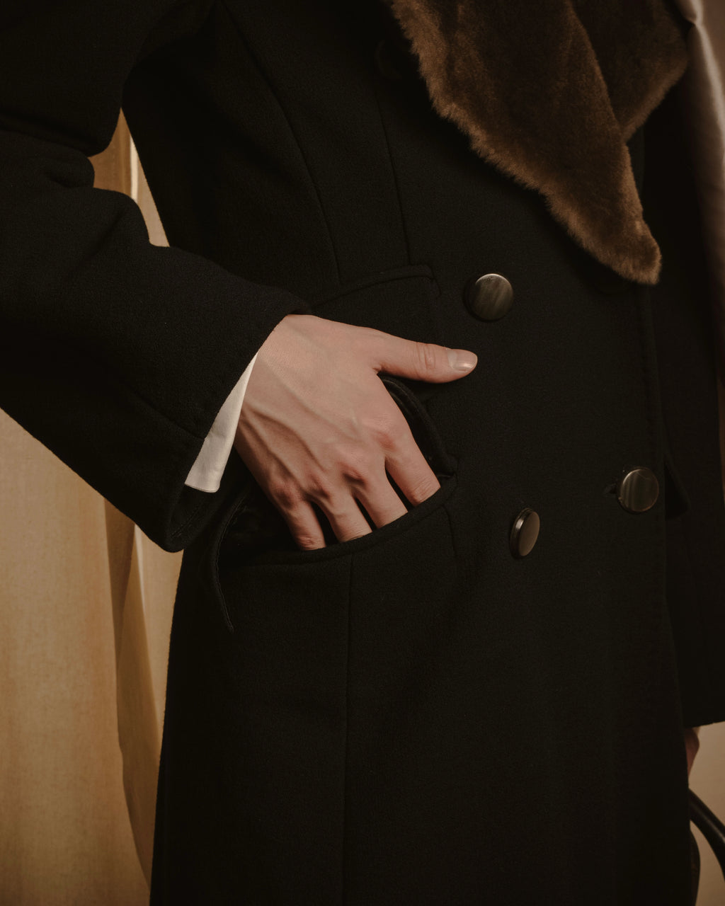 -SPECIAL- "Max Mara"
90’s Detachable fur collar virgin wool long coat