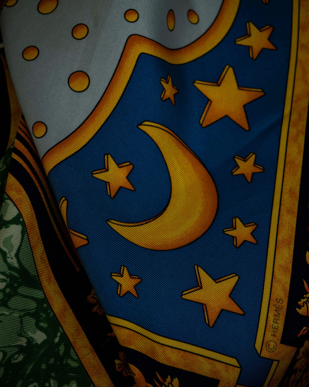 "HERMES" Carpe Diem design Carré 90 silk scarf