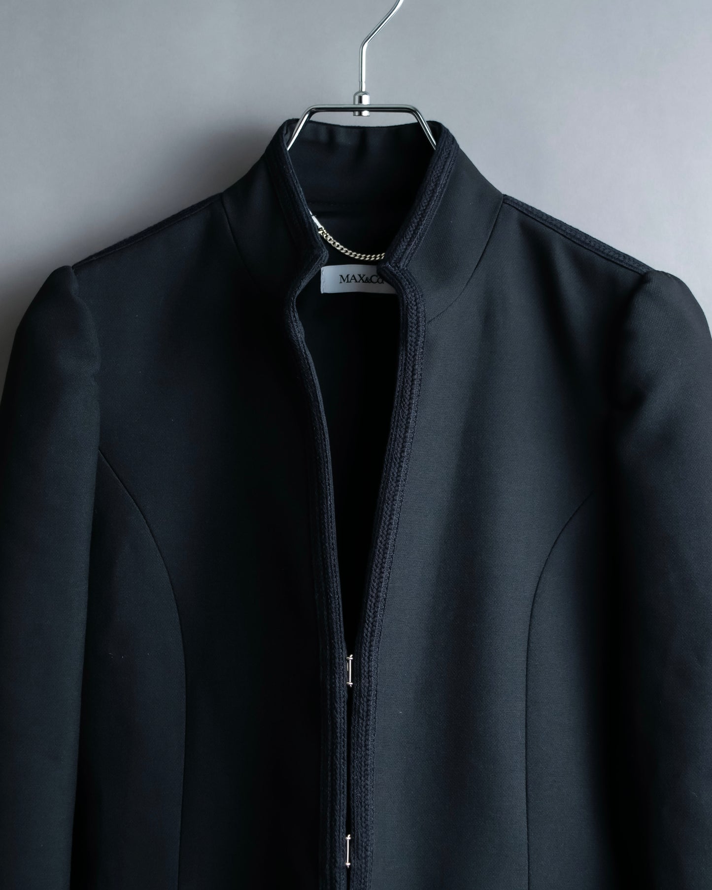 "Max&Co" Beautiful silhouette hook details Jacket