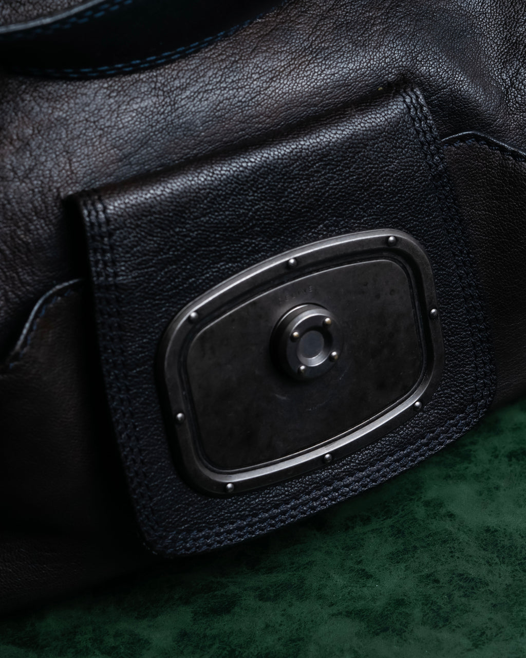 "CELINE" Metal parts design horizontal leather one-shoulder bag