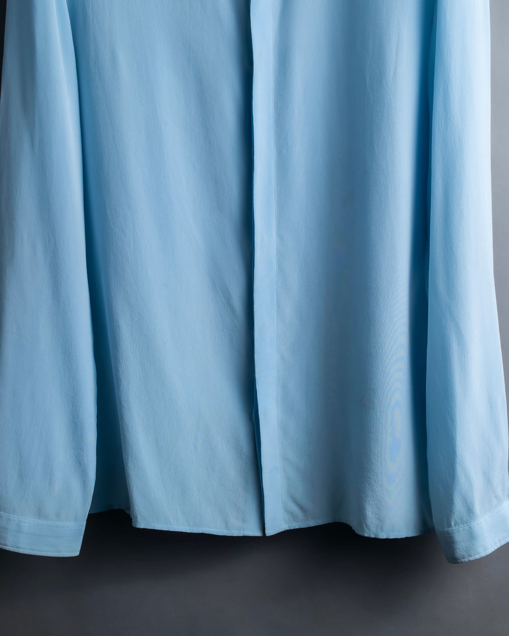 "GUCCI" 100% silk concealed placket shirt