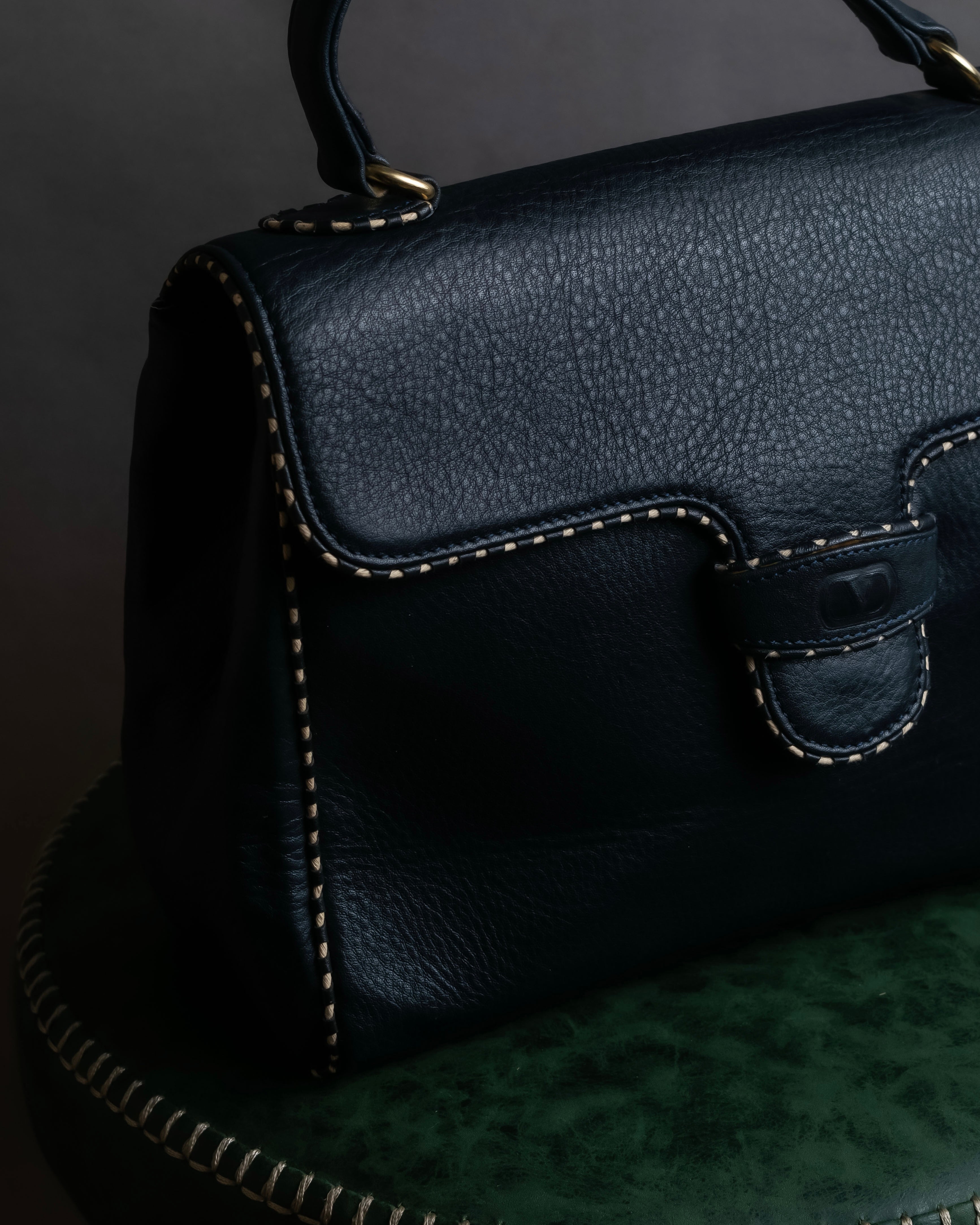 "Valentino Garavani" Saddle stitch design grain leather hand bag