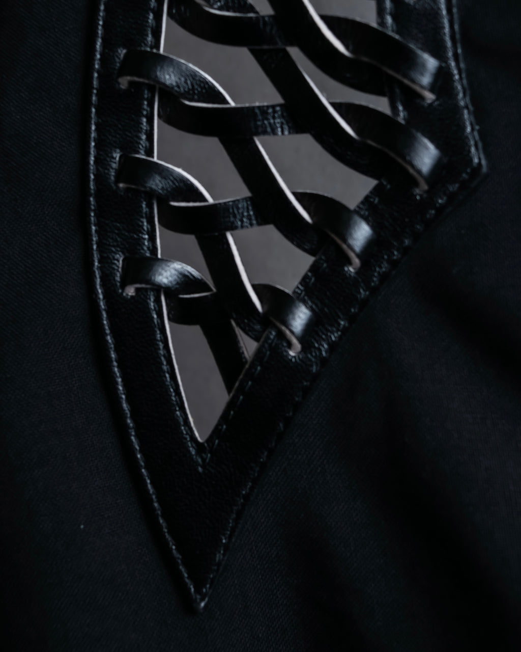 "LOUIS VUITTON" Leather tape cross knit detail vest