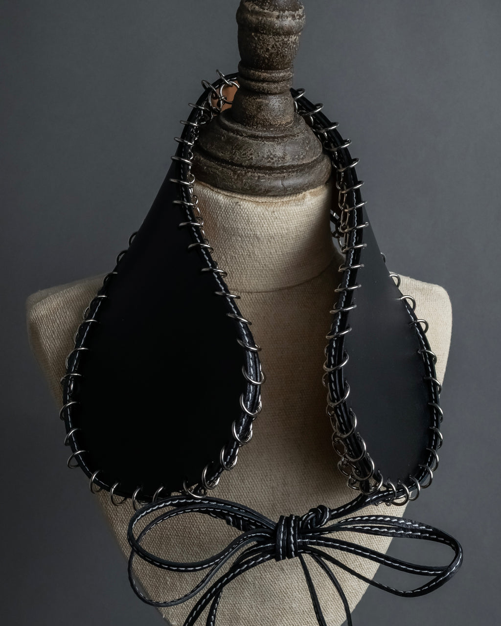 "LOEWE" Ring design leather corset necklace