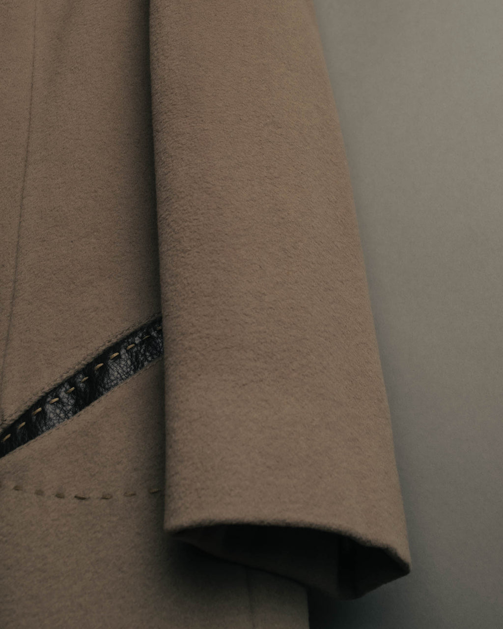 -SPECIAL- "FENDI" 90's-00's Cashmere blend long coat with leather contrast