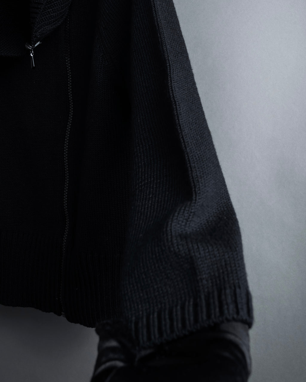 "FENDI" Raglan sleeves short length zip-up knit