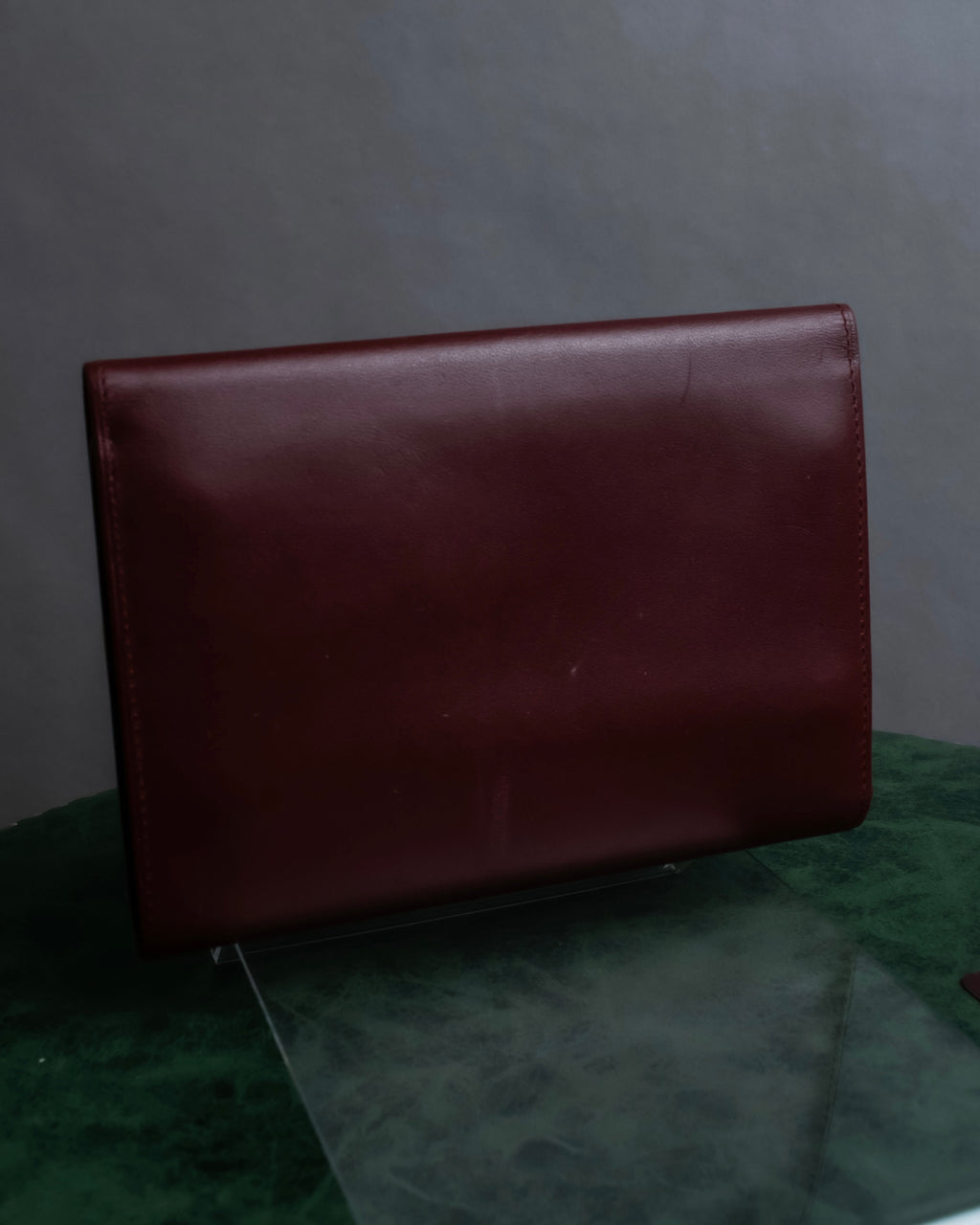 "Cartier" Les Must de Cartier bordeaux color leather wallet