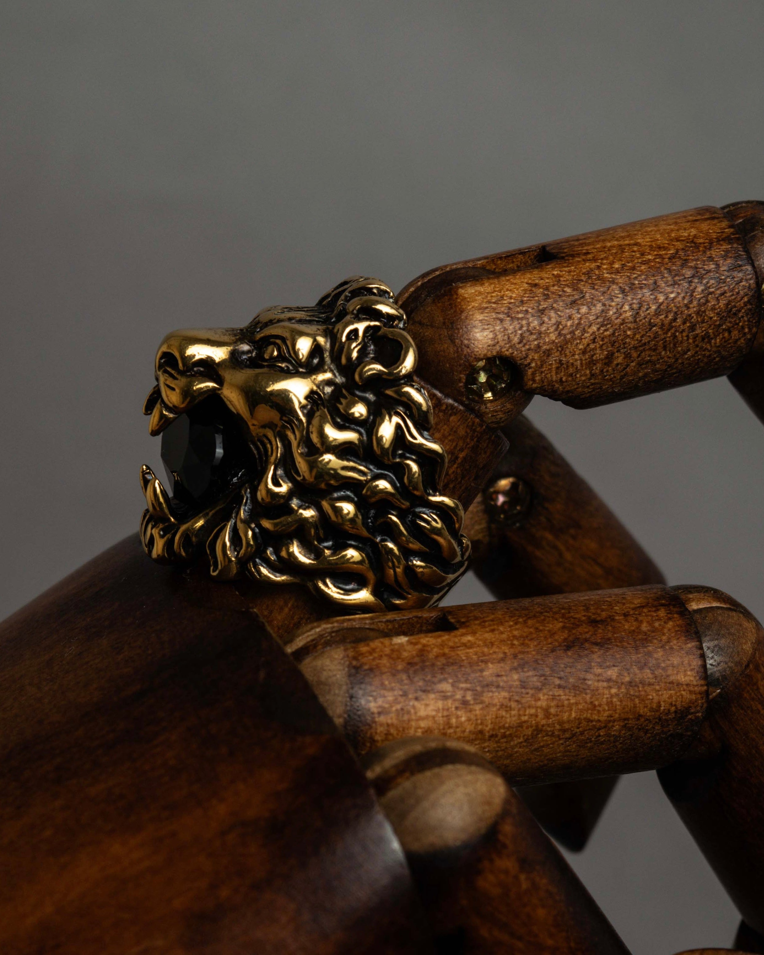 "GUCCI" Michele period lion head gold ring