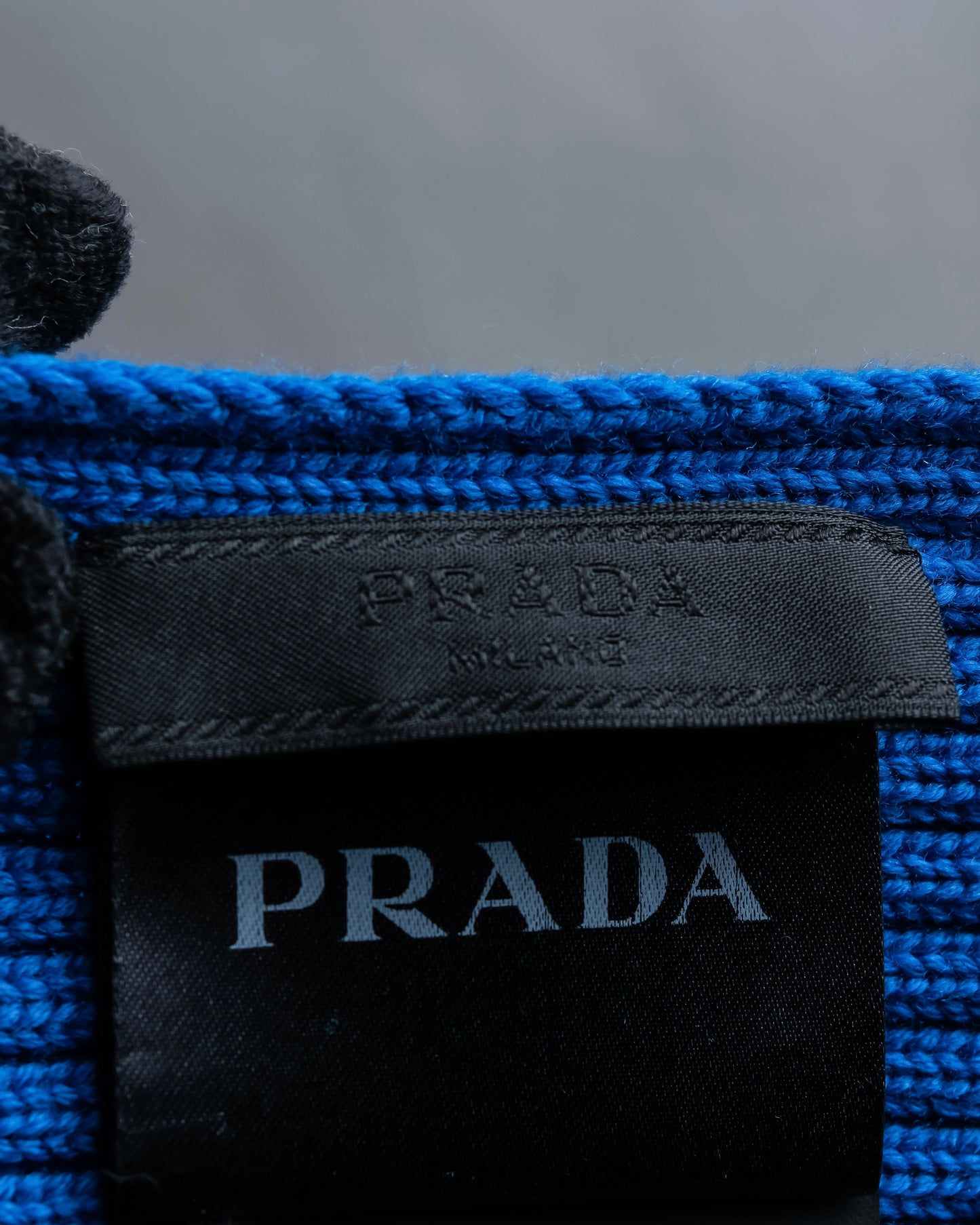 "PRADA" Ribbed knitting beautiful blue muffler