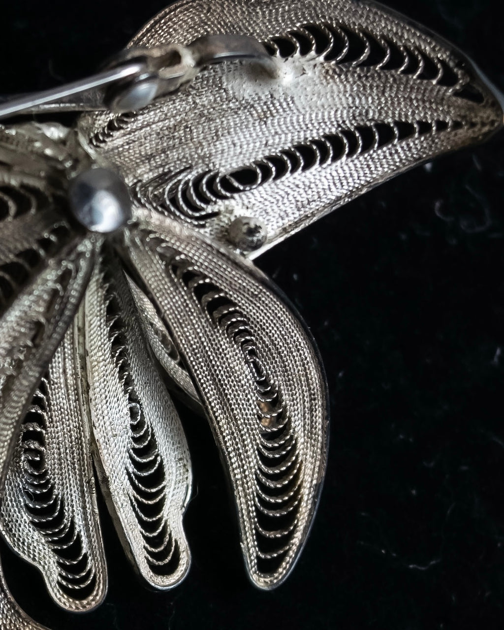 "Vintage petal motif broach"