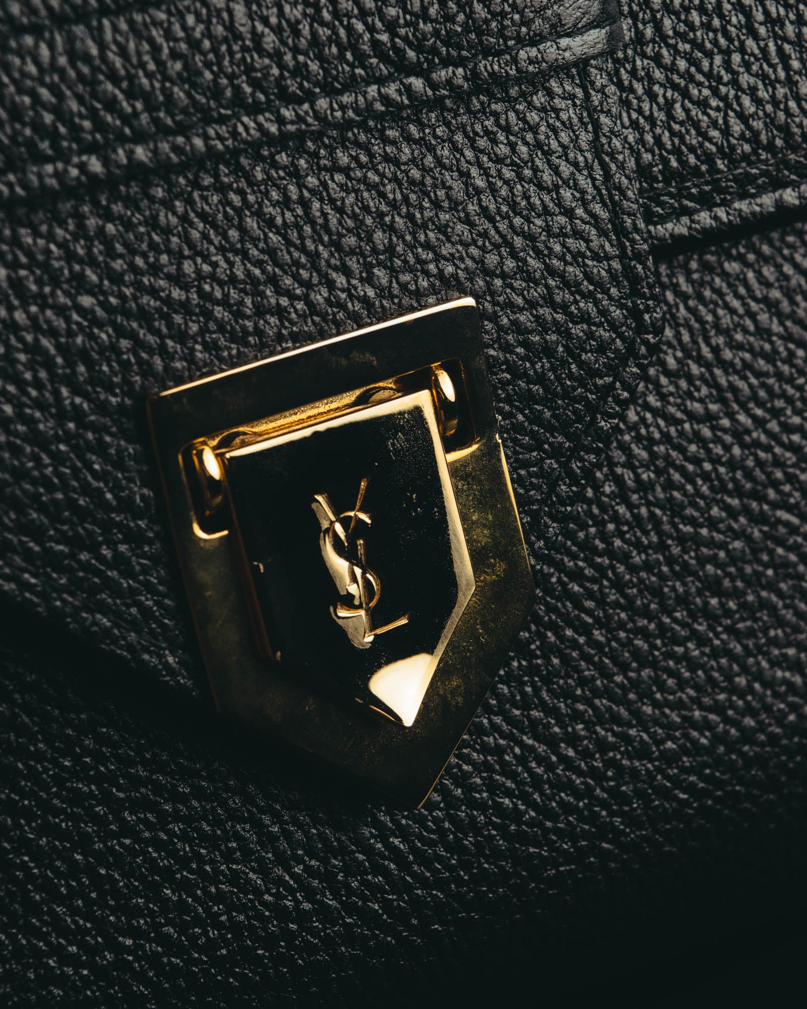 “Yves Saint Laurent” 90’s-00’s Cassandra logo one shoulder leather bag