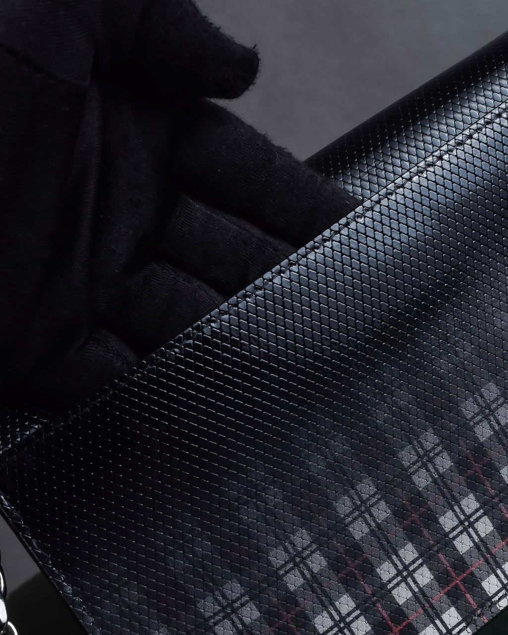 "MAISON MARGIELA" Check pattern gradient design chain shoulder leather wallet bag