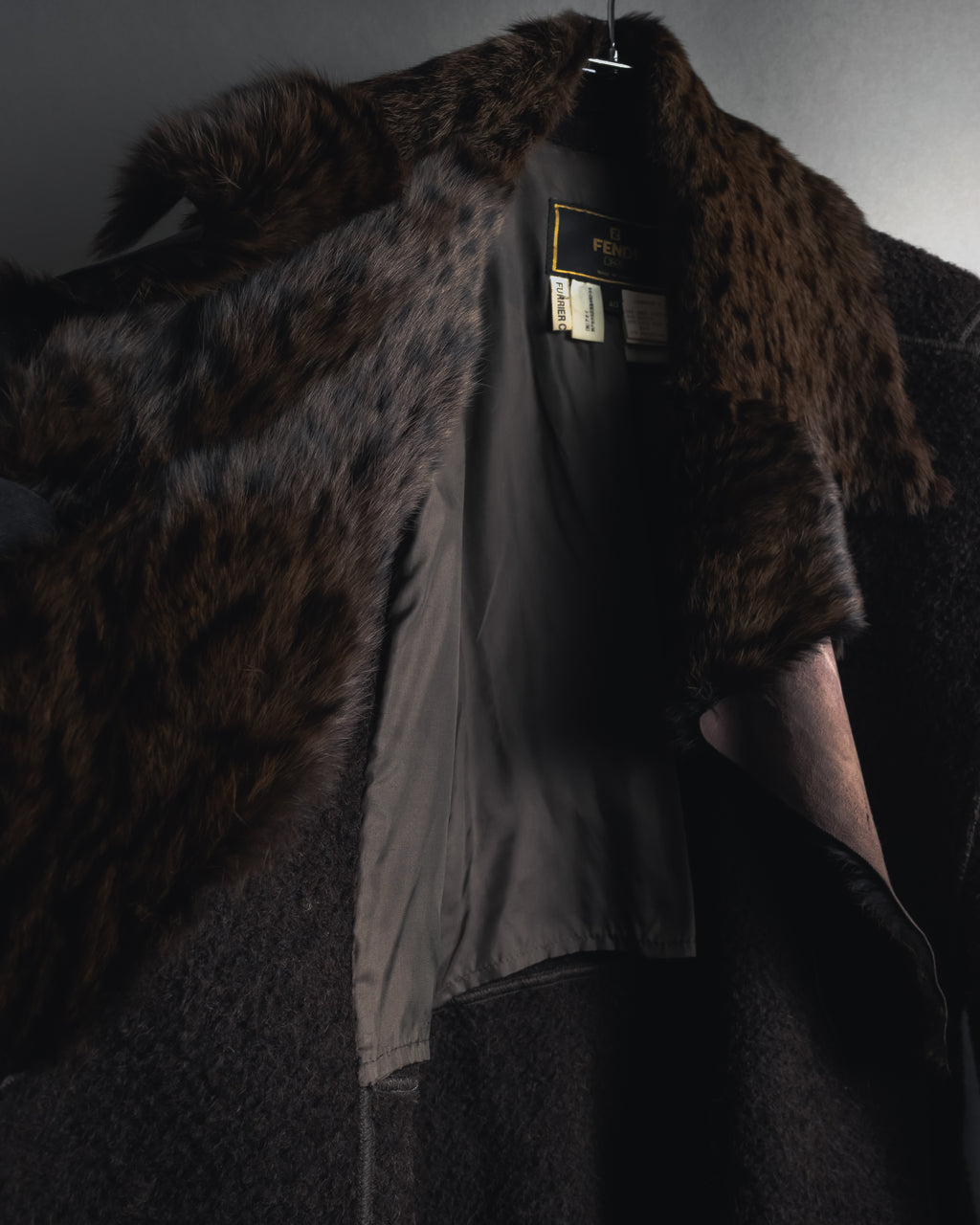 "FENDI" 90’s-00’s Sculptural belted leopard cat fur collar alpaca coat