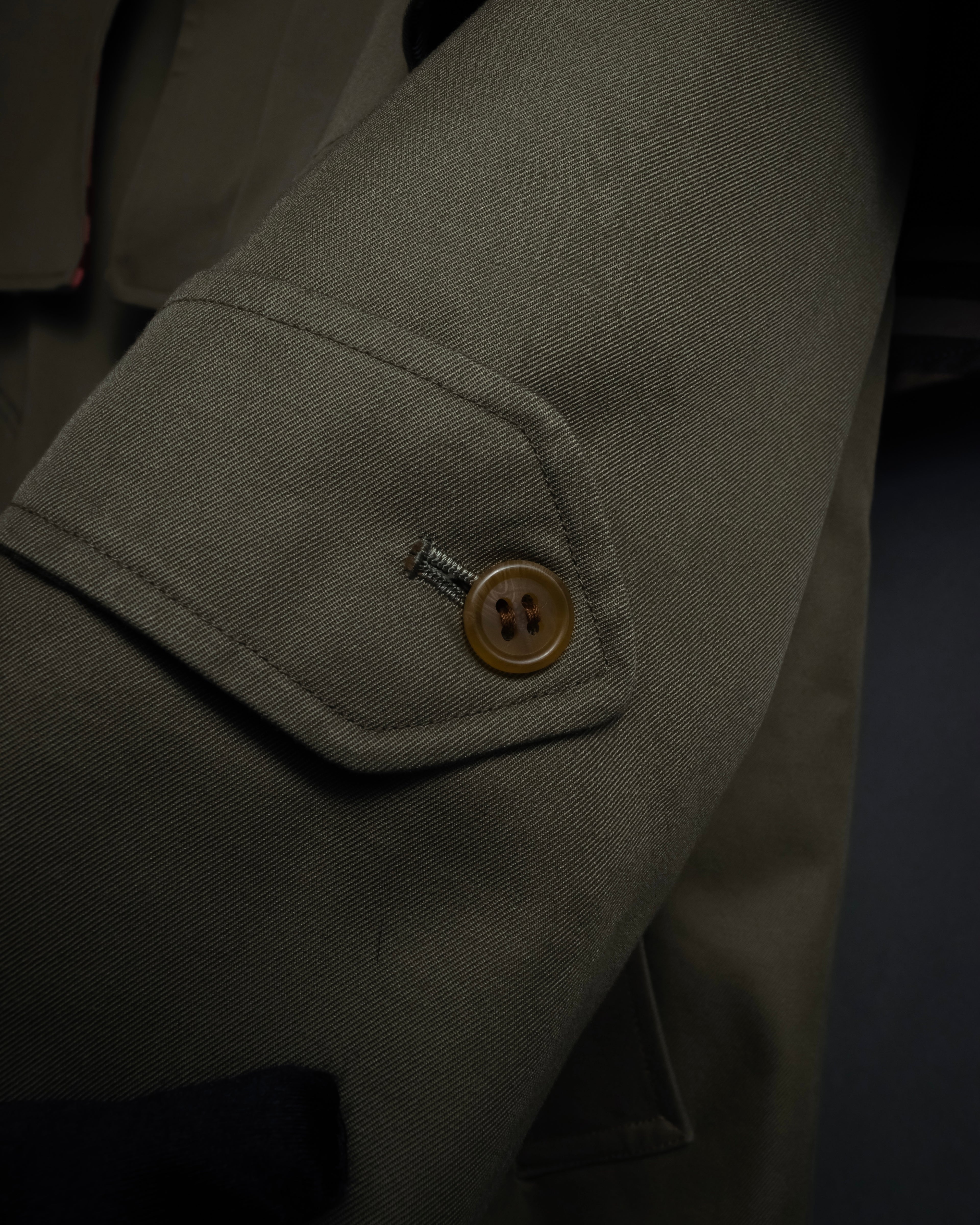 "BURBERRYS" Cape-attached design stand collar coat