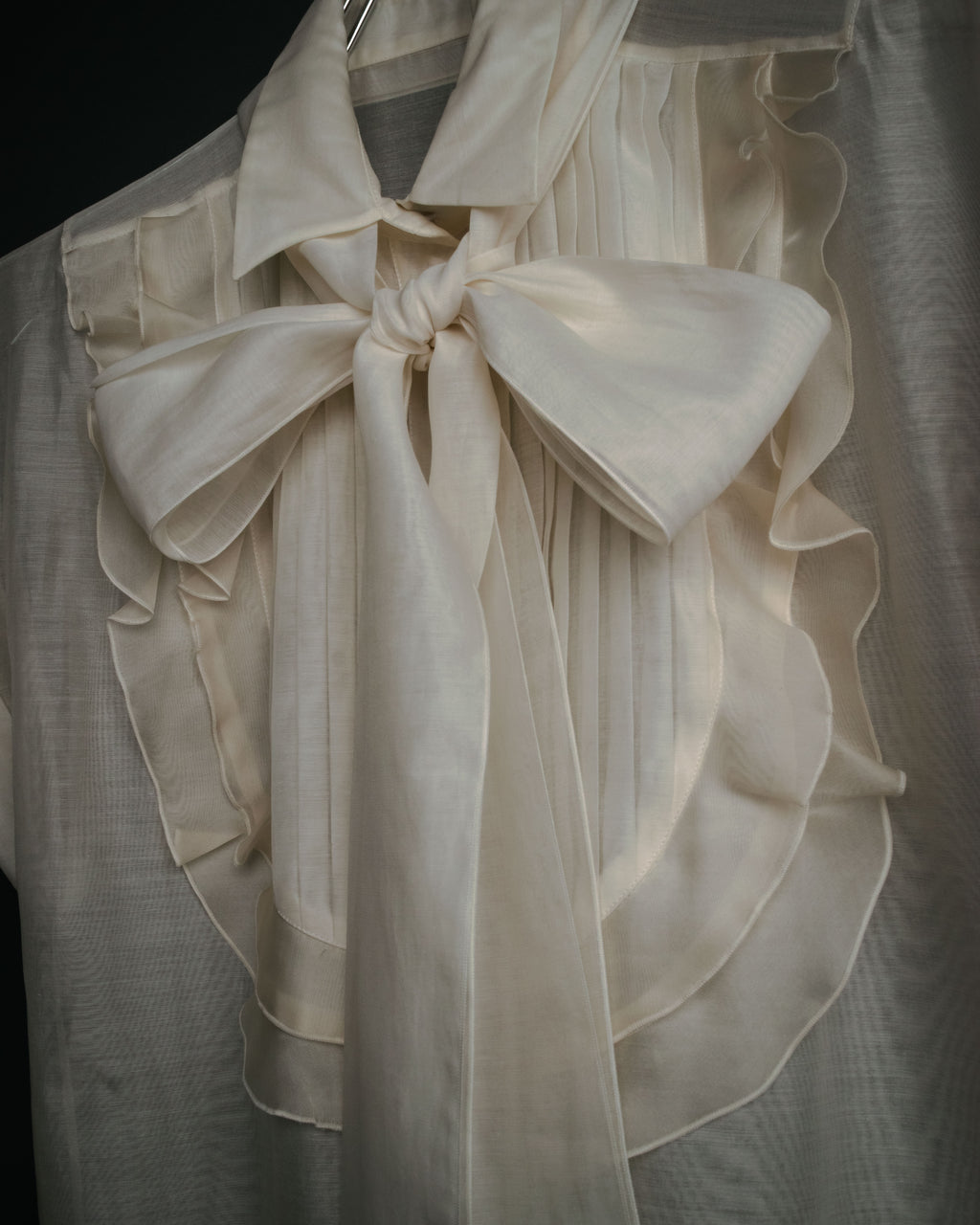 -SPECIAL- “VALENTINO ROMA” 2000’s sheer bow tie ruffled blouse