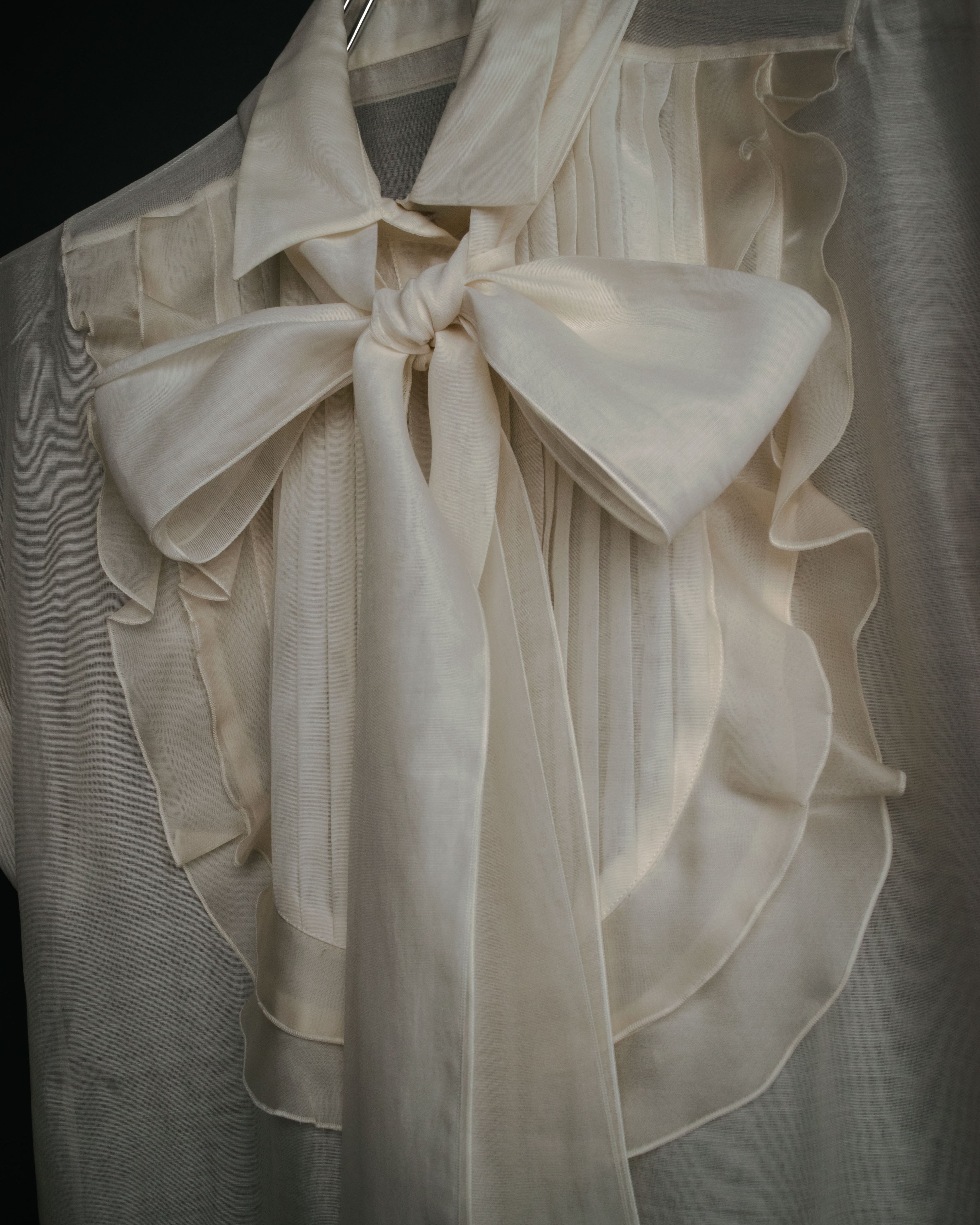 -SPECIAL- “VALENTINO ROMA” 2000’s sheer bow tie ruffled blouse