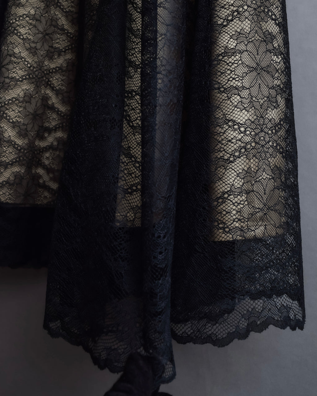 "LANVIN en Bleu" Flowers black lace layered skirt