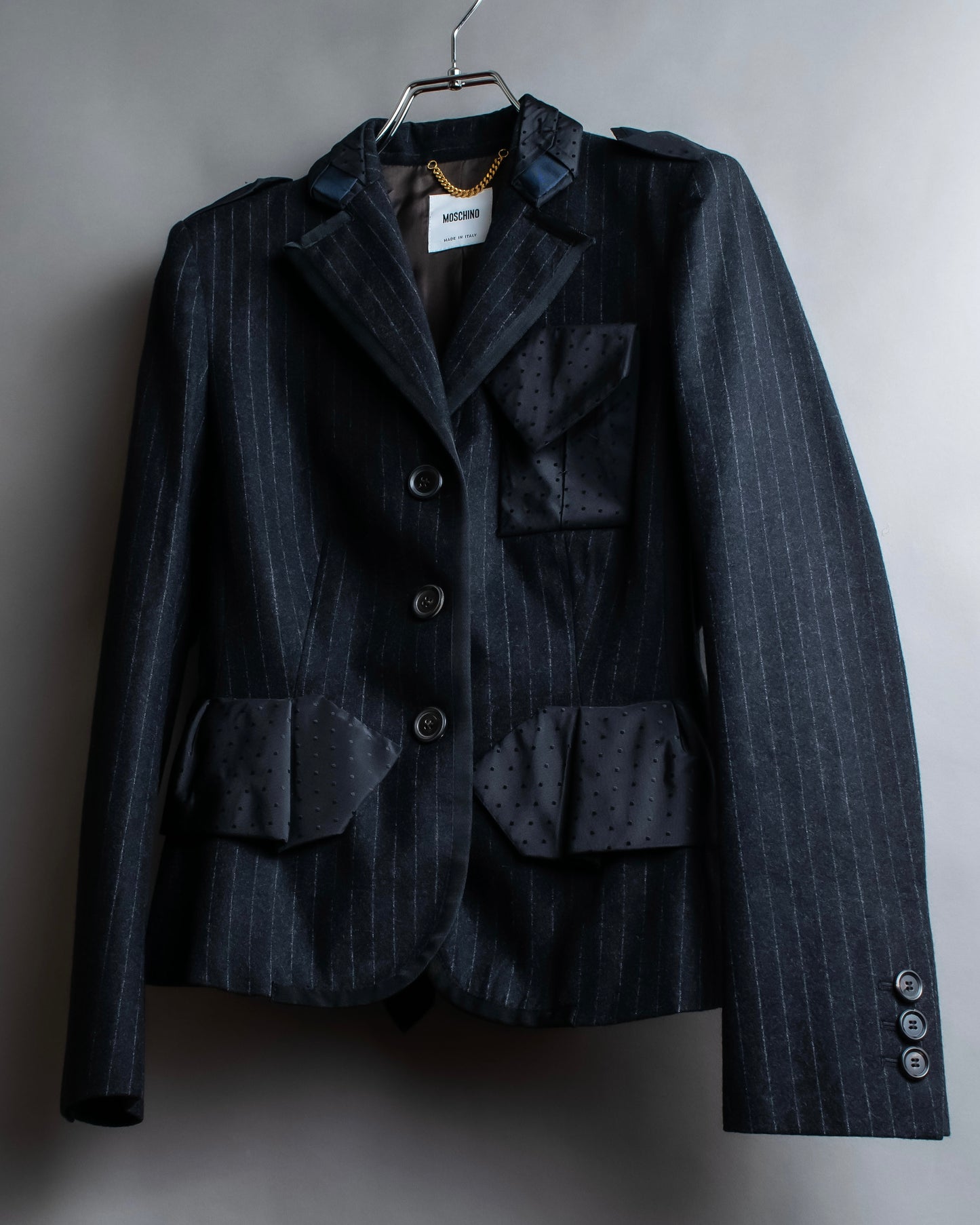 "MOSCHINO" Chalk stripe pattern separate fabric docking tailored jacket