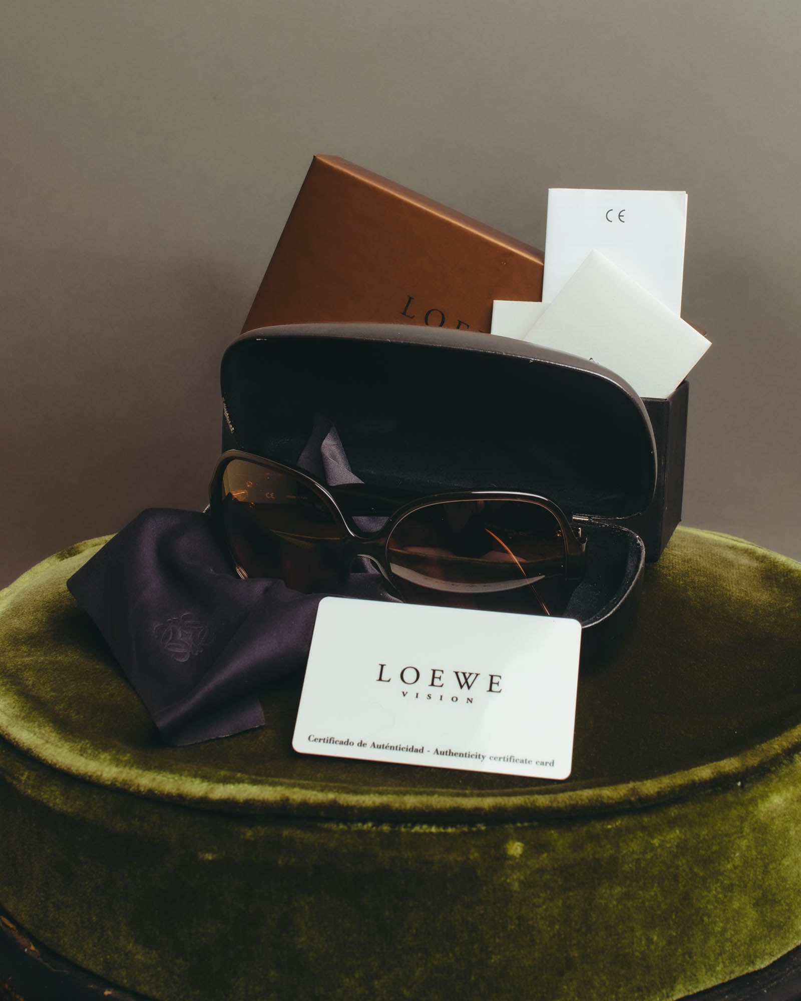 "LOEWE" 00's-10's Oversized butterfly sunglasses