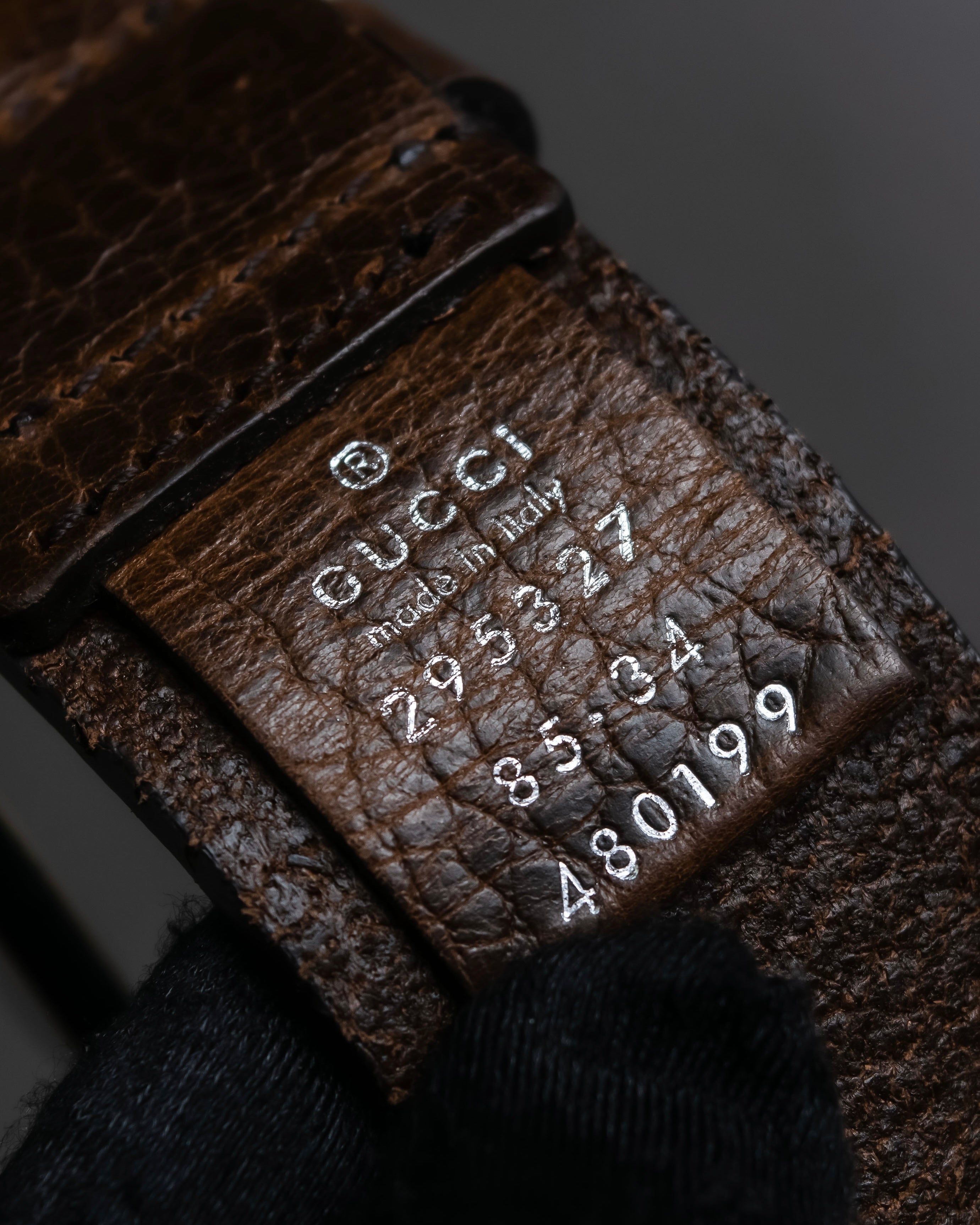 "GUCCI" Large buckle grained leather belt