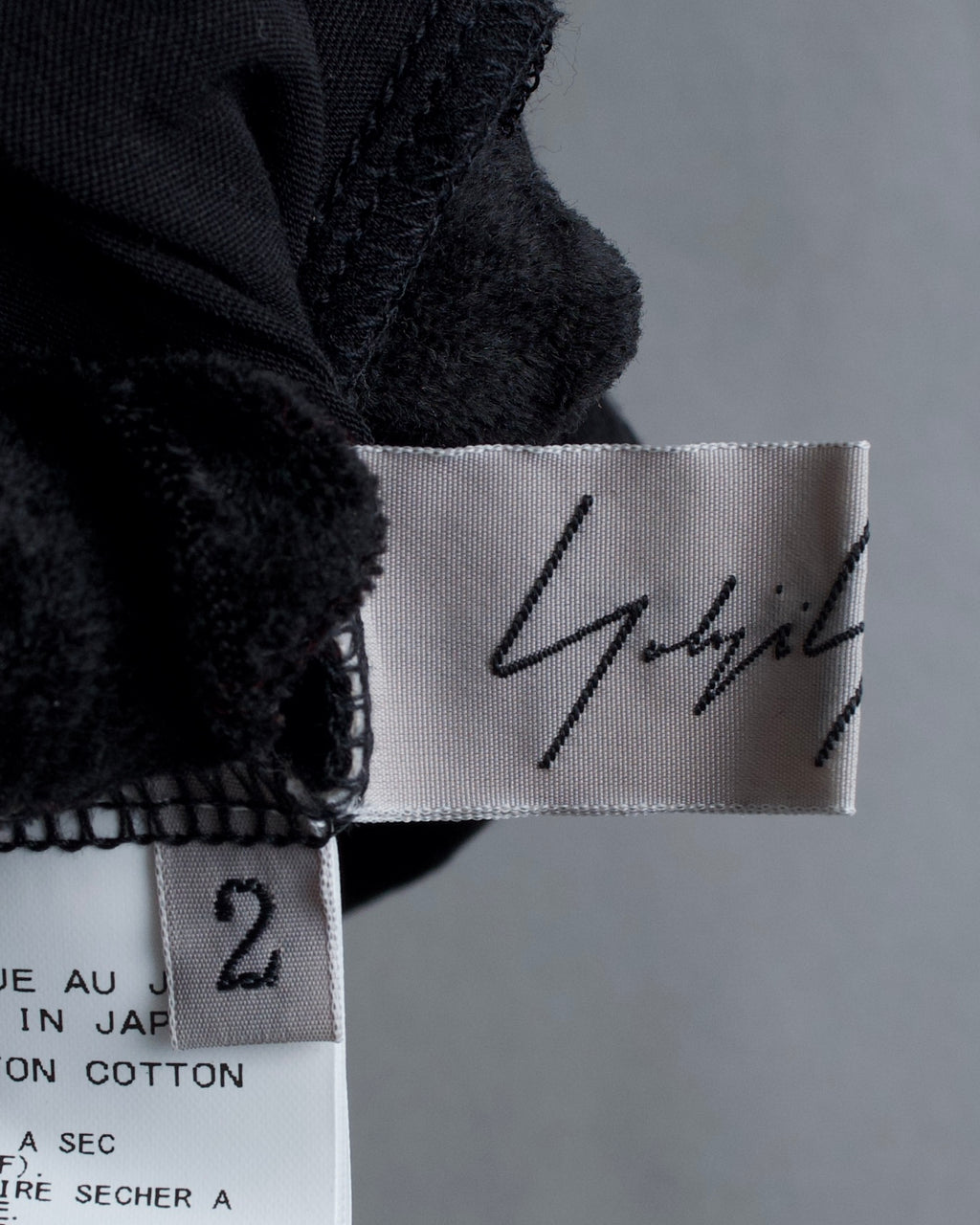 "YOHJI YAMAMOTO FEMME" 13SS
Shoulder cutting sleeveless pullover