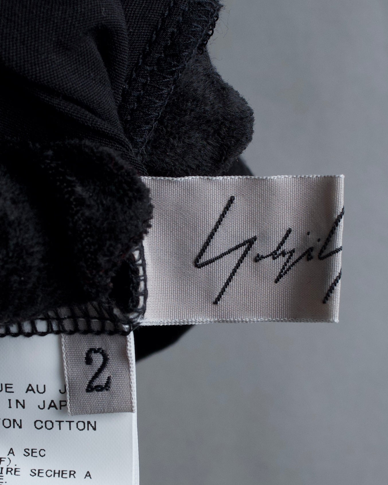 "YOHJI YAMAMOTO FEMME" 13SS
Shoulder cutting sleeveless pullover