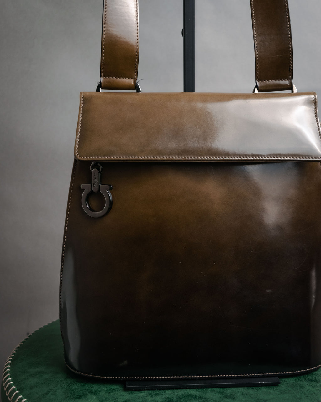 “Salvatore Ferragamo” 90’s-00’s glossy gancini shoulder bag