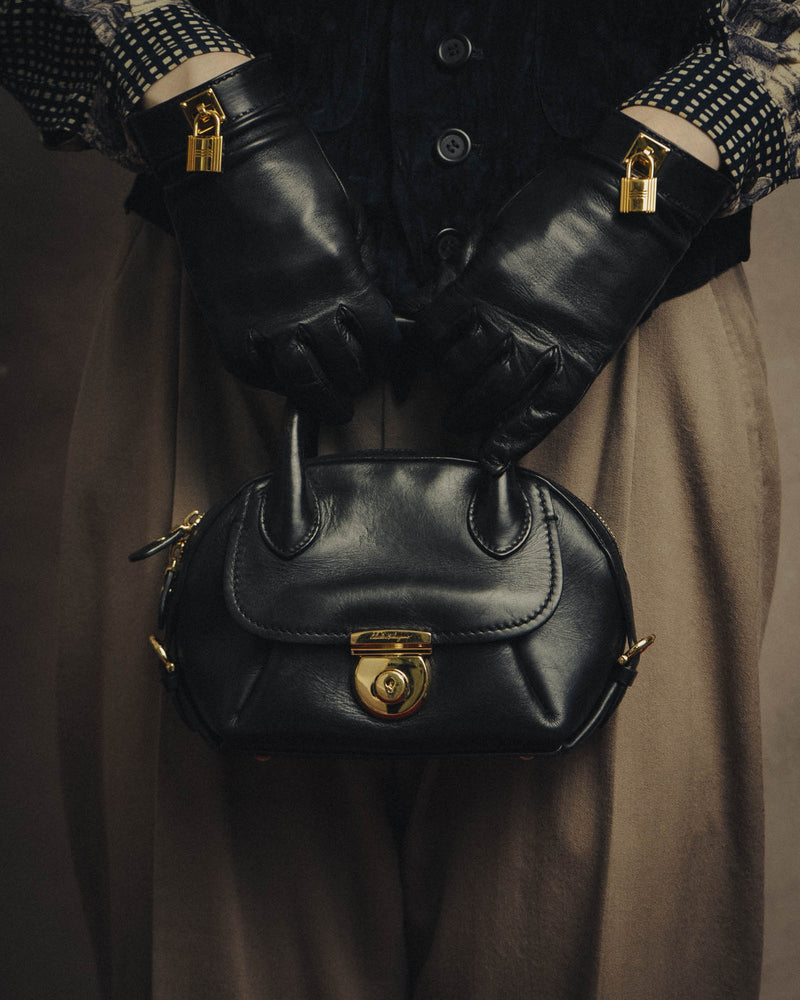 –SPECIAL– “Salvatore Ferragamo“ 00’s-10’s Black leather dome handbag